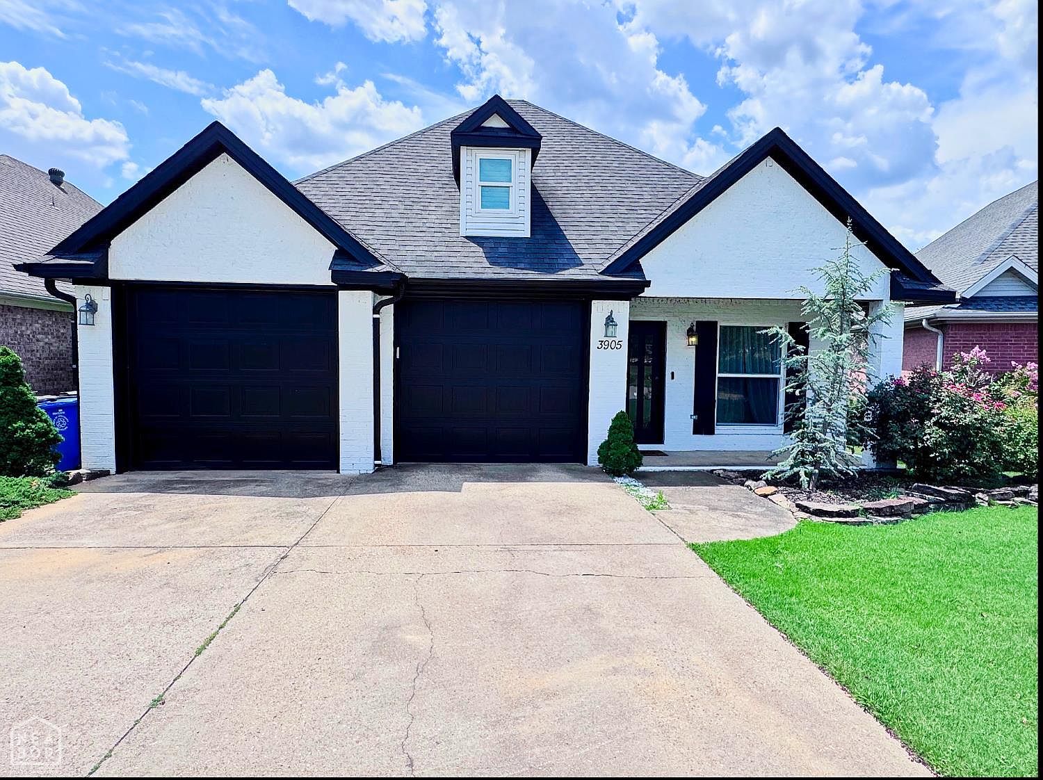 3905 New Pond Hill Dr