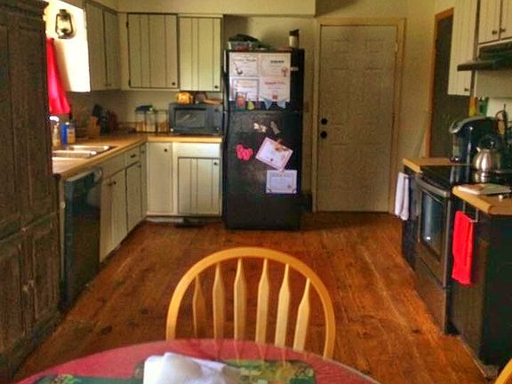 3rd image of 34 Pine Hill Dr