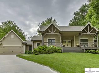 22109 Brookcrest Cir, Elkhorn, NE 68022