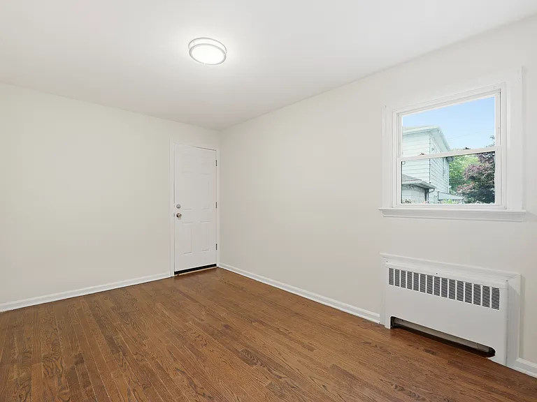 322 Broughton Ave #1 — Photo 14