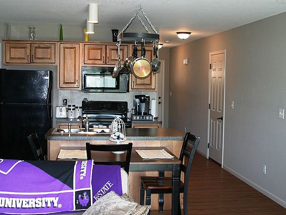 3rd image of 515 Grainfield St