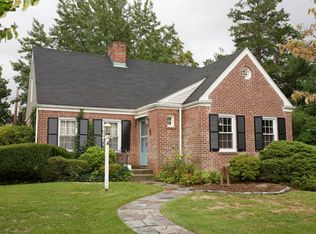 15 Albany Ct, Rockville Centre, NY 11570