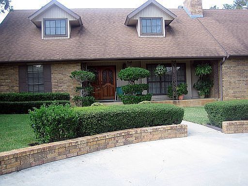 3rd image of 110 Hillcrest Dr
