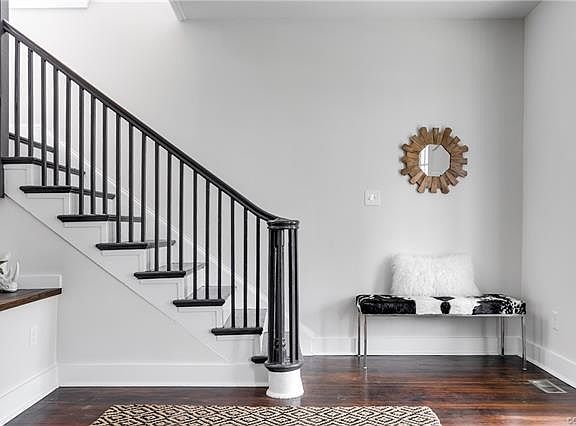 4th image of 2915 Hanes Ave