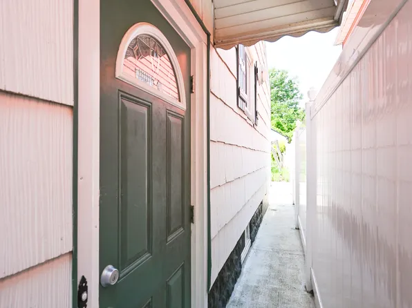 1726 East 52nd Street image 23 of 31