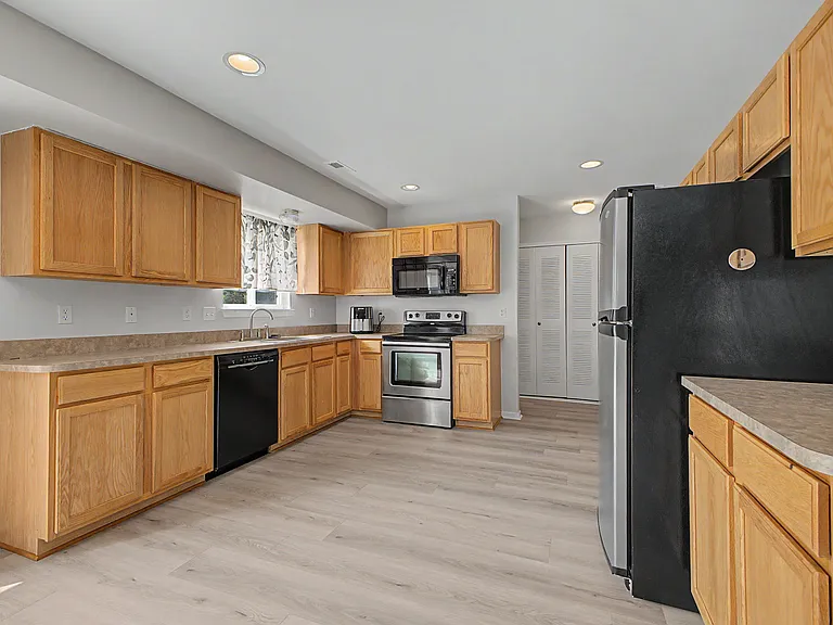 41973 Milton Dr — Photo 3