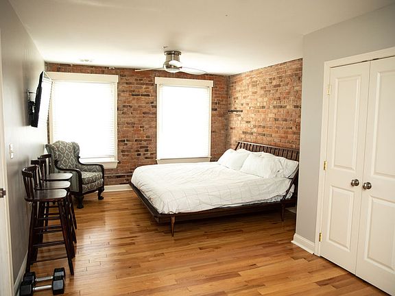 4th image of 368 Broadway Unit 2