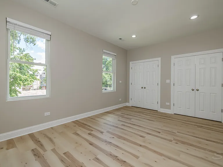 725 N Waller Ave #1 — Photo 8