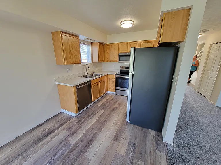 1635 E Wabash Ave — Photo 4