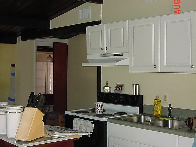 822 Brookwood Ct S — Photo 4