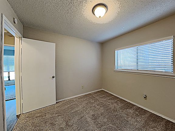4th image of 3404 Vine Rdg