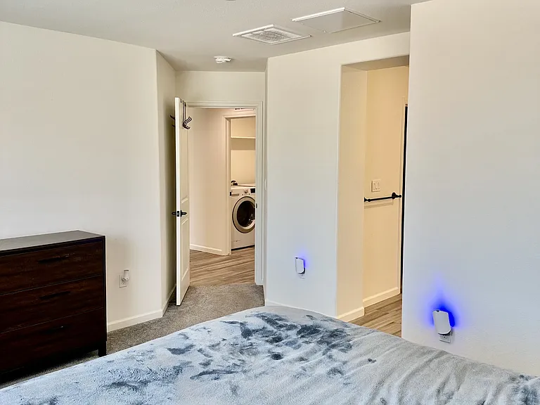 677 Country Pl — Photo 40