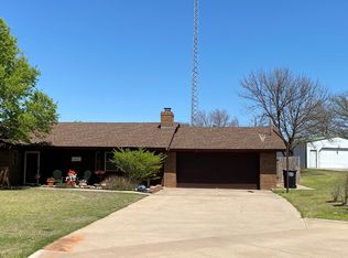 22625 E 1006th Rd, Arapaho, OK 73620