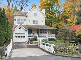 19 Center Dr, Old Greenwich, CT 06870