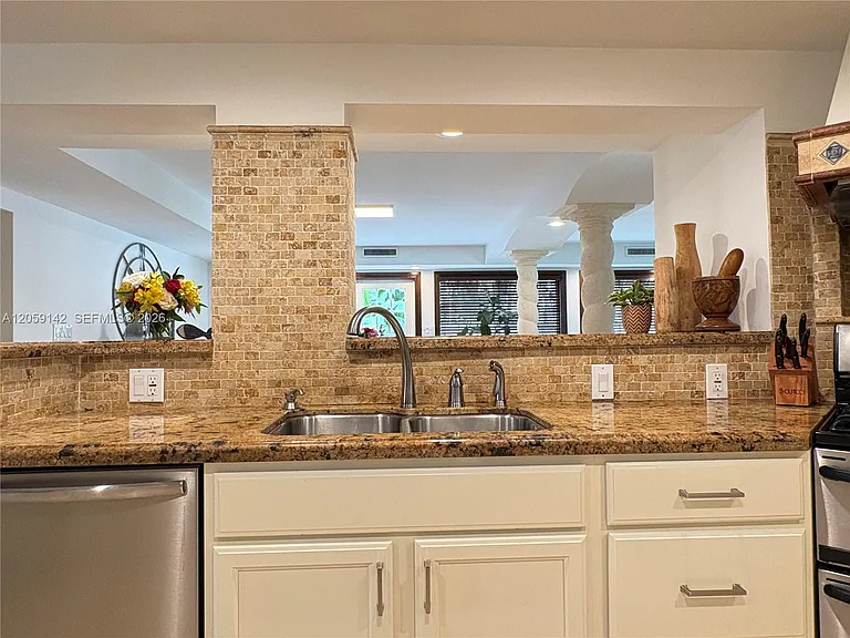 6610 SW 104th Ct — Photo 19
