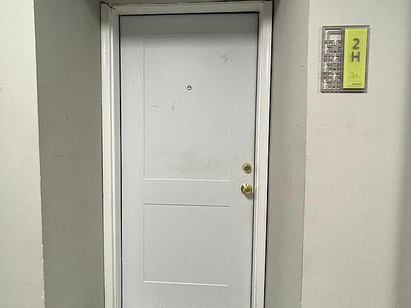 4th image of 295 Hawthorne Ave #2H