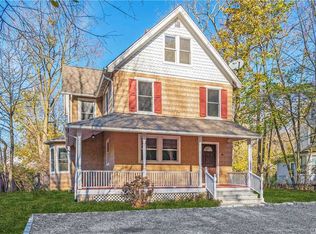 14 Fort Salonga Rd, Centerport, NY 11721