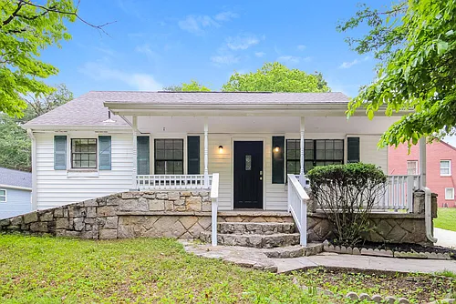 1135 Clark St Photo 1