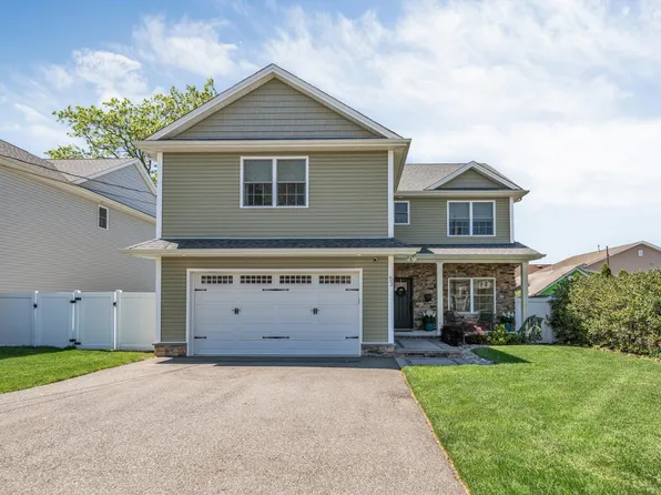 53 Coger St, Saddle Brook, NJ 07663