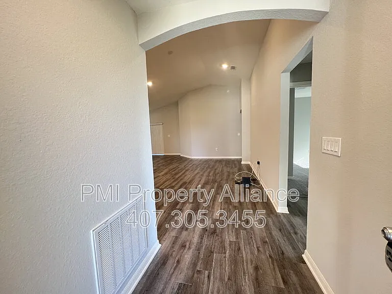 1002 Corso Dr — Photo 3