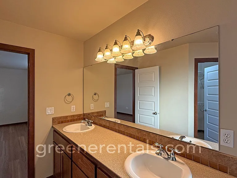 611 H St SW — Photo 28