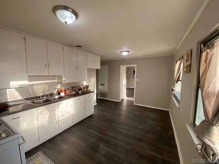 1229 Karen Rd — Photo 5