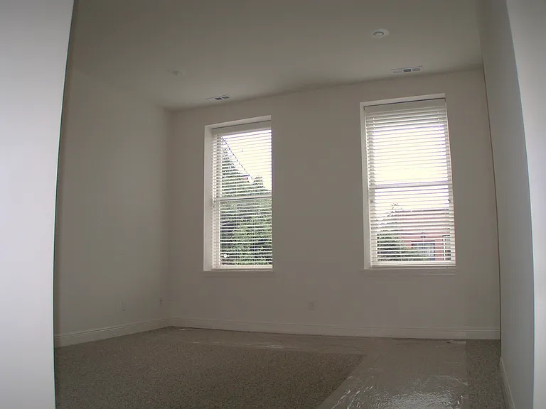 1121 N Calvert St — Photo 11