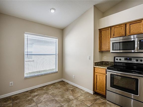 3rd image of 3139 Dunstable Dr