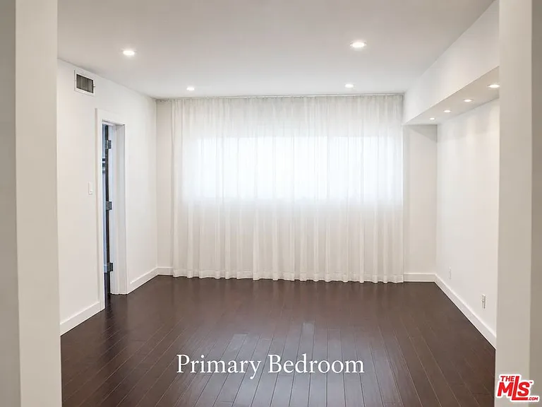 1525 N Hayworth Ave #107 — Photo 14