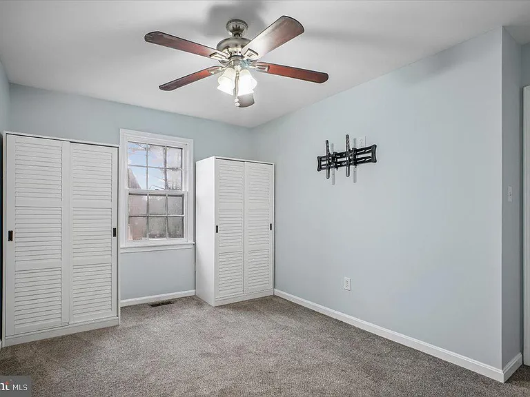 10108 Ebenshire Ct — Photo 12