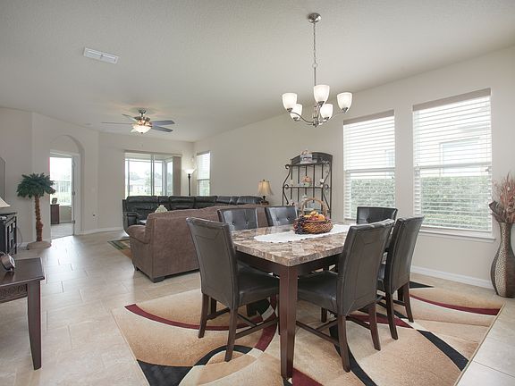 4th image of 325 W Freesia Ct
