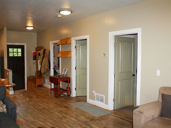 5th image of 125 Mossy Rock Rd N