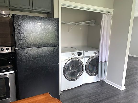 4th image of 2311 Oak Ct