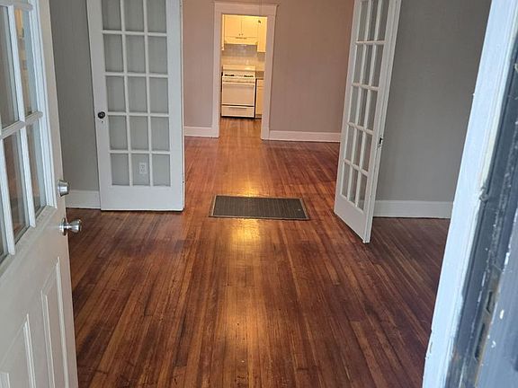 3rd image of 1134 W High St