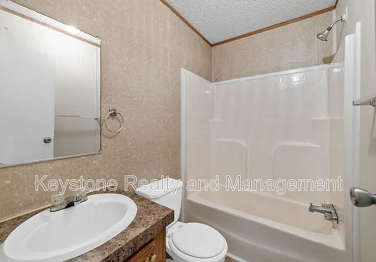 918 Gabby Ln — Photo 13