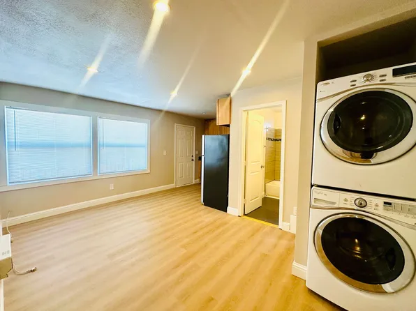 Bart Gardens, 3210 San Leandro St APT 3, Oakland, CA 94601