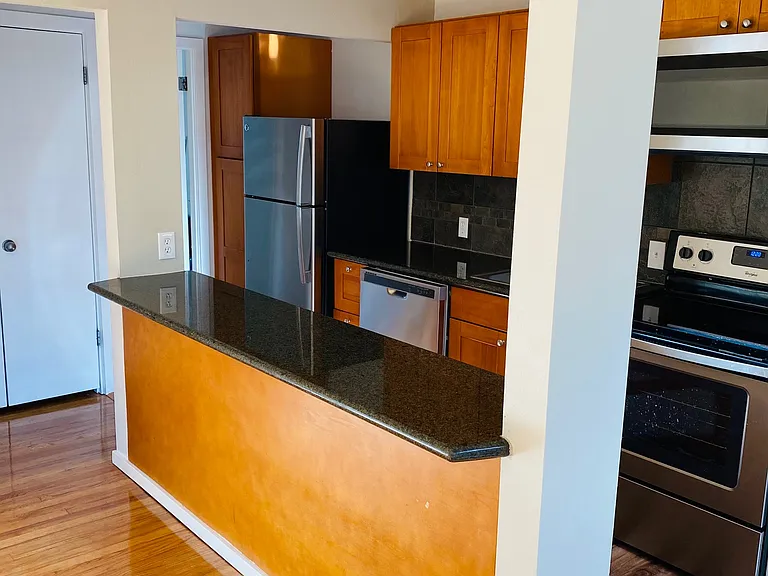1226 Taylor Ave N #1 — Photo 10