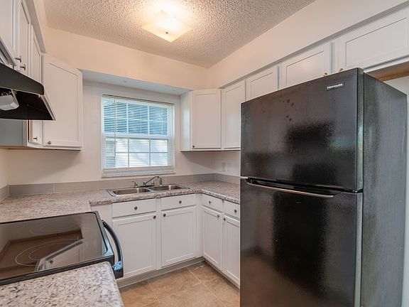 3rd image of 2818 NE 7th St #2822