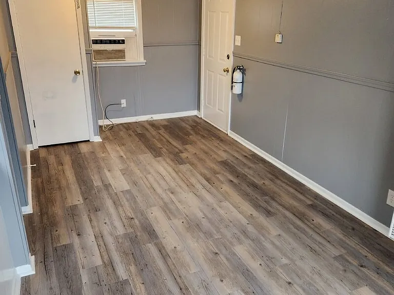 1402 Willis Ave #5 — Photo 2