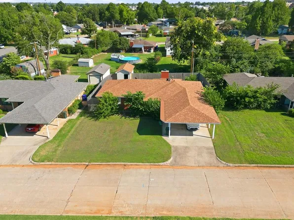 304 Country Club Ter, Midwest City, OK 73110