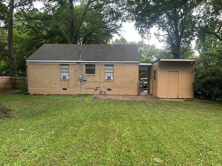 800 Berry Rd — Photo 24