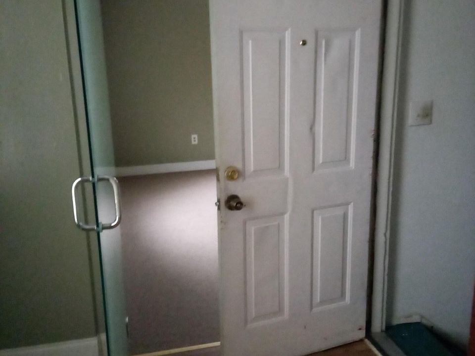 1st image of 219 W Bell St APT C