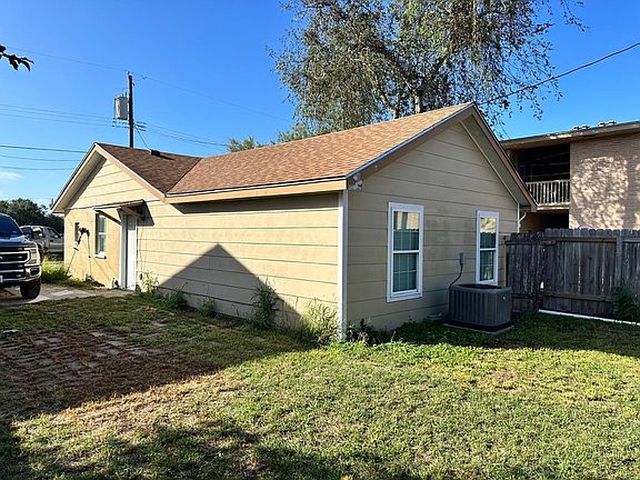 2nd image of 615 W Nettie Ave #2