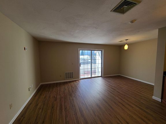 5th image of 28 James St Unit 22