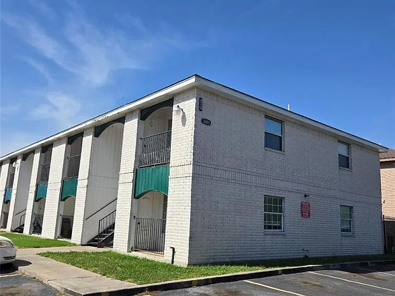 3001 Daffodil Ave — Photo 12
