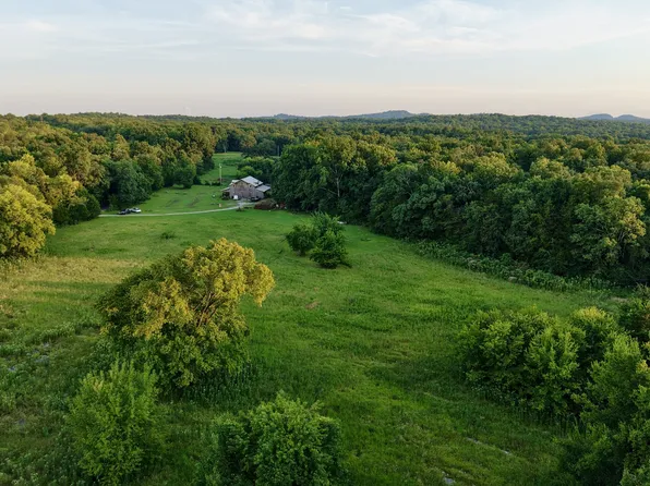 2405 Paul Finley Rd, Lewisburg, TN 37091