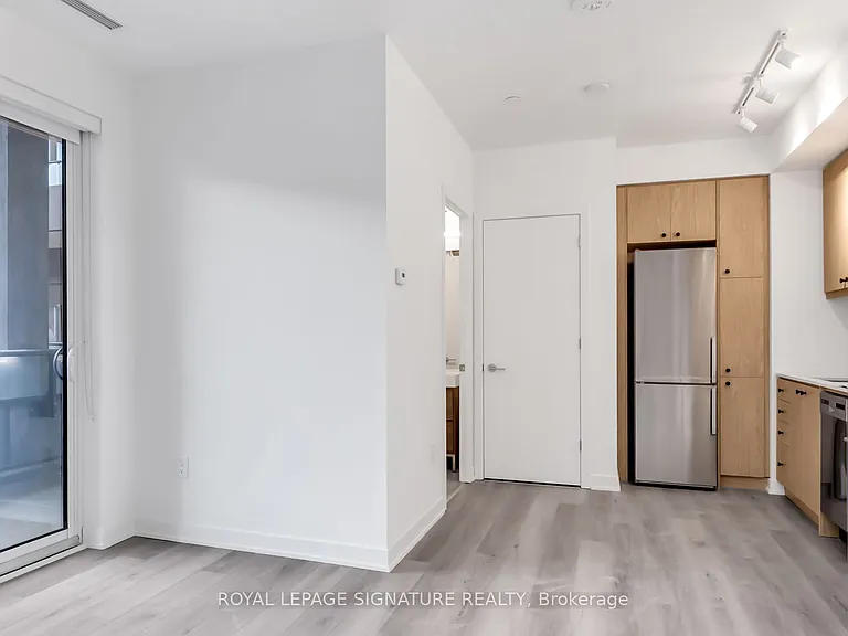 9 Tecumseth St #503 — Photo 7