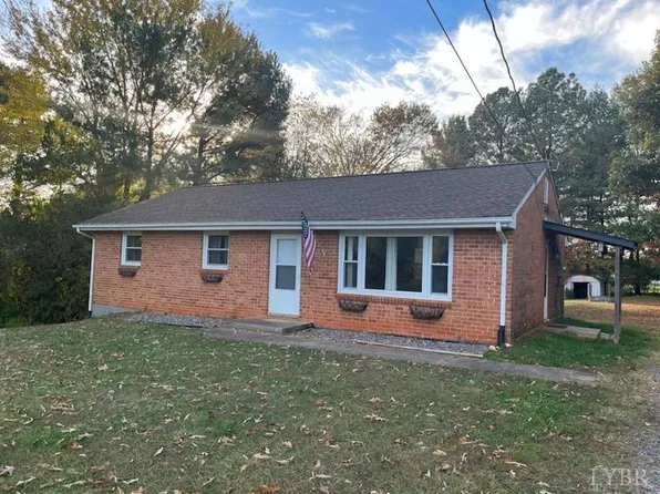 3002 Sleepy Ridge Dr, Bedford, VA 24523