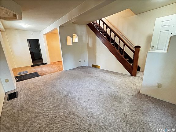 3rd image of 428 I Avenue S