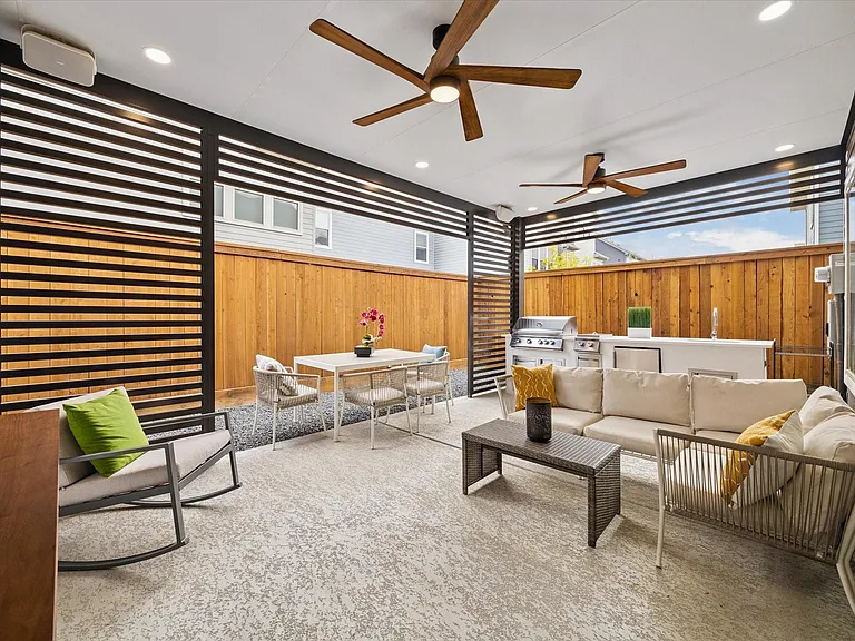 10974 Hewitt Cliff Ln — Photo 1